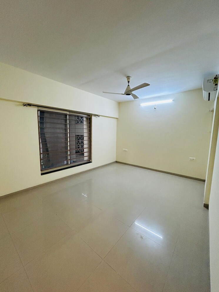 Room, aims-golf-city 2.5 Bedroom 1140 Sq.Ft. Apartment In Sector 75 Noida 9057992