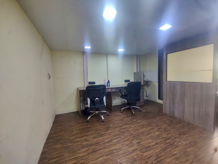 Team Area, malad west Commercial Office Space 500 Sq.Ft. In Malad West Mumbai 9058096