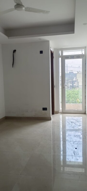 Room in 3 BHK Builder Floor at Freedom Fighters Enclave – for Rent