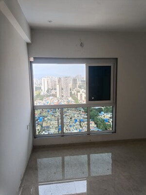 Room in 2 BHK Apartment at Sandhya Eve Horizon, Kandivali West – for Sale