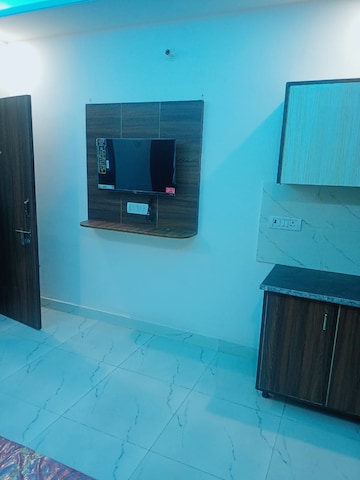 Furnished Amenities in 1 RK Builder Floor at Unitech South City 1, South City 1 – for Rent