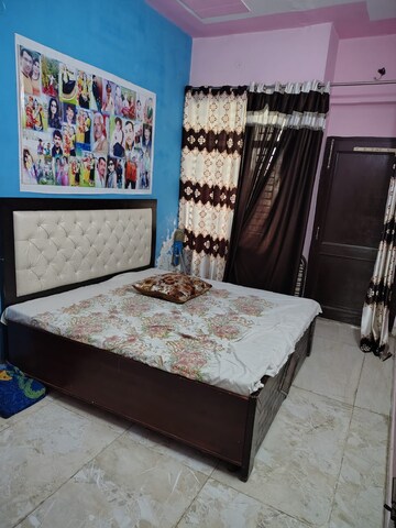 Bedroom in 2 BHK Builder Floor at Vip Road – for Rent