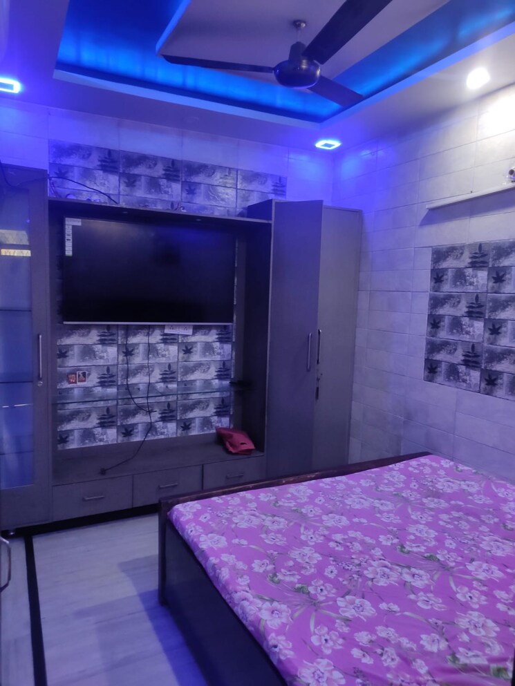 Bedroom, rohini sector 8 3 Bedroom 700 Sq.Ft. Builder Floor In Rohini Sector 8 Delhi 9058123