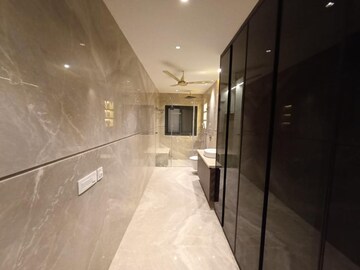 Building Lobby in 3.5 BHK Builder Floor at Sector 62 – for Sale