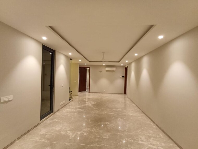 Room, sector 62 3.5 Bedroom 1800 Sq.Ft. Builder Floor In Sector 62 Gurgaon 9058136