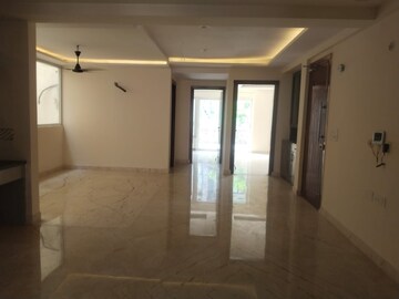 Room in 3 BHK Builder Floor at Dlf Phase ii – for Sale
