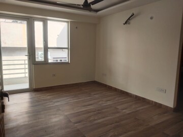 Room in 3 BHK Builder Floor at Dlf Phase ii – for Sale