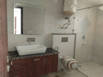 Bathroom in 3 BHK Builder Floor at Dlf Phase ii – for Sale