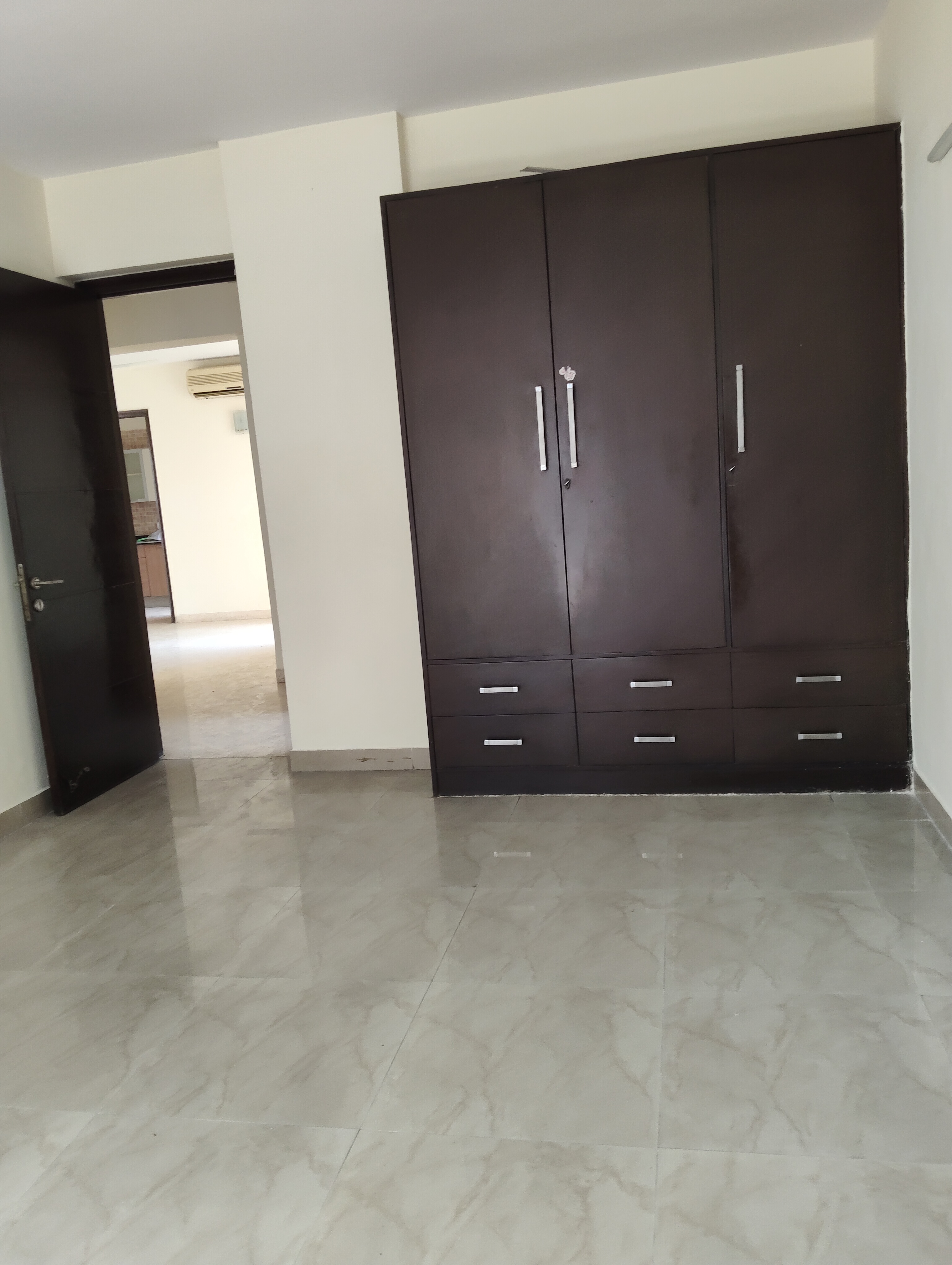 4 BHK + Extra Room 2100 Sq.Ft. Apartment in Eros Wembley Premium Tower