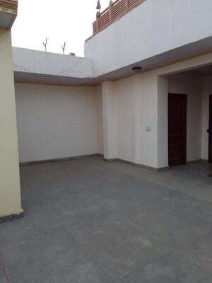 Room in 2 BHK Builder Floor at Amar Colony – for Sale