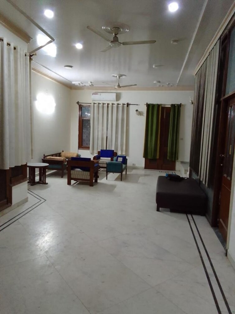 Cover Image, amar colony 2 Bedroom 100 Sq.Yd. Builder Floor In Amar Colony Delhi 9058207