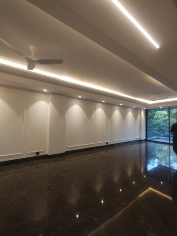 Furnished Amenities in 4 BHK Builder Floor at Ansal Sushant Lok I, Sector 43 – for Rent