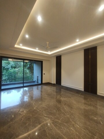 Furnished Amenities in 4 BHK Builder Floor at Ansal Sushant Lok I, Sector 43 – for Rent