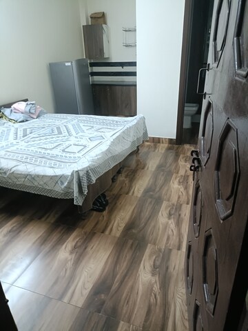 Bedroom in 1 RK Apartment at Arun Vihar Sector 37, Sector 37 – for Rent