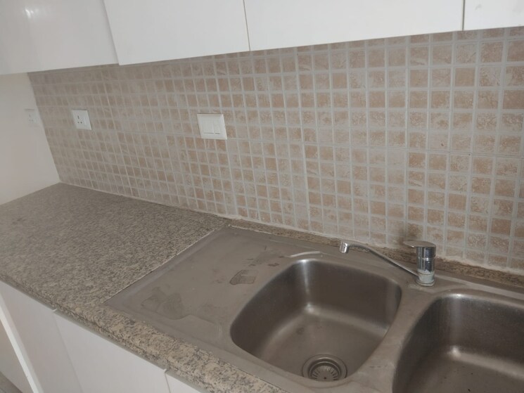 Bathroom, dlf-the-skycourt 3 Bedroom 1931 Sq.Ft. Apartment In Sector 86 Gurgaon 9058218