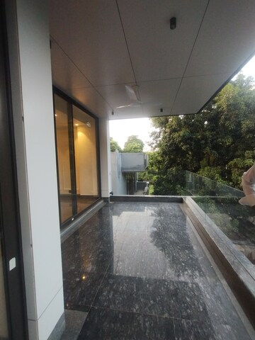 Balcony in 4 BHK Builder Floor at Ansal Sushant Lok I, Sector 43 – for Rent