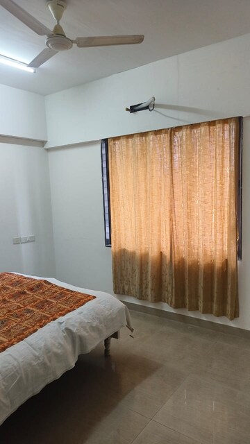 Bedroom in 2 BHK Apartment at Dadar West – for Rent