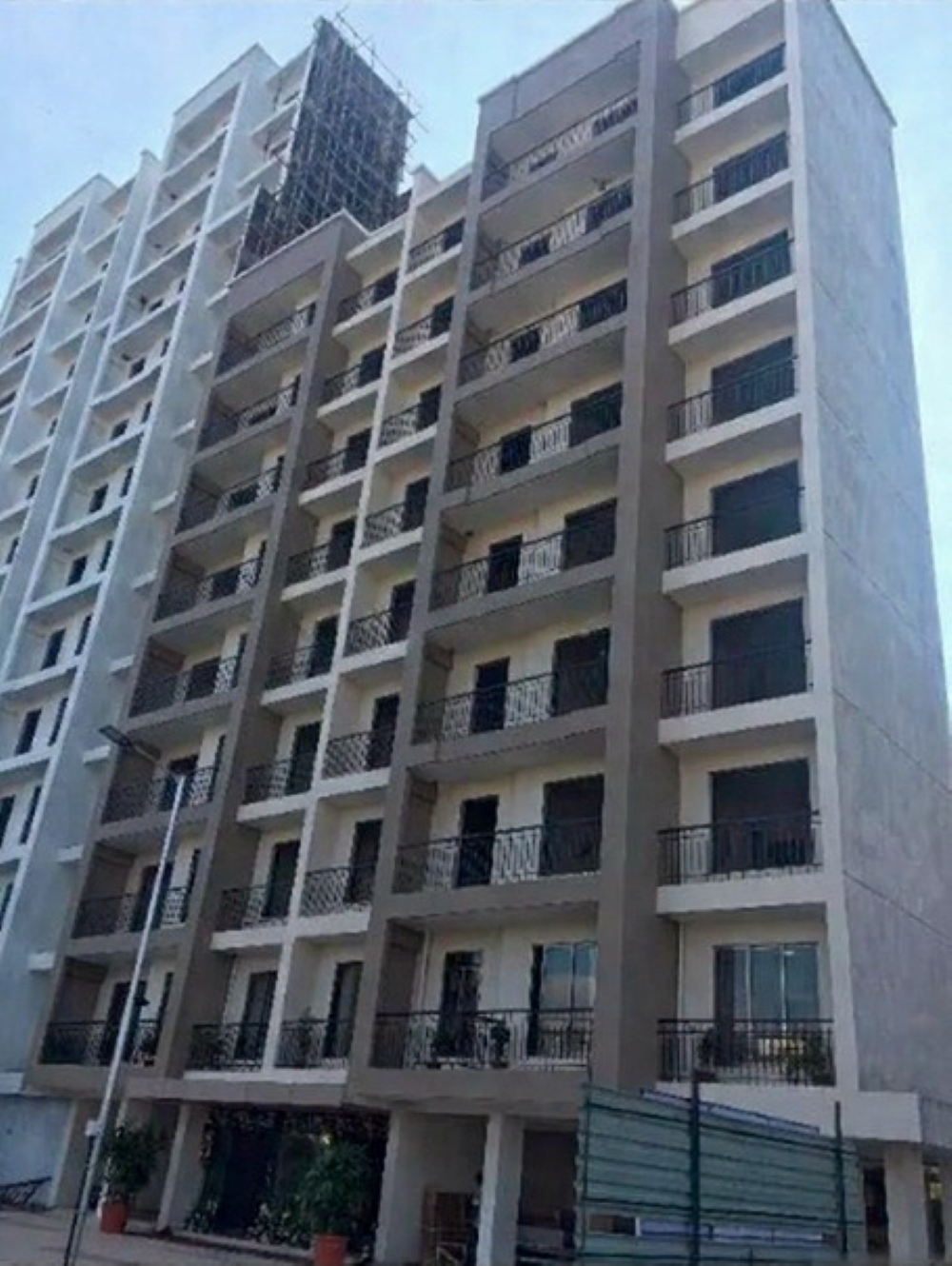 1 BHK Apartment For Sale in RNA N G Silver Spring