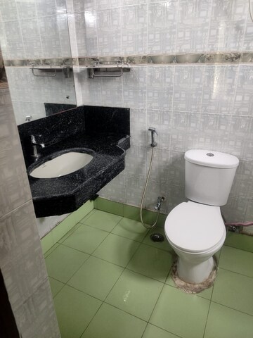 Team Area in 3 BHK Builder Floor at DLF City Phase III, Sector 24 – for Rent