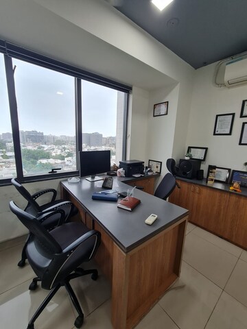  Office Space For Rent in Vastrapur