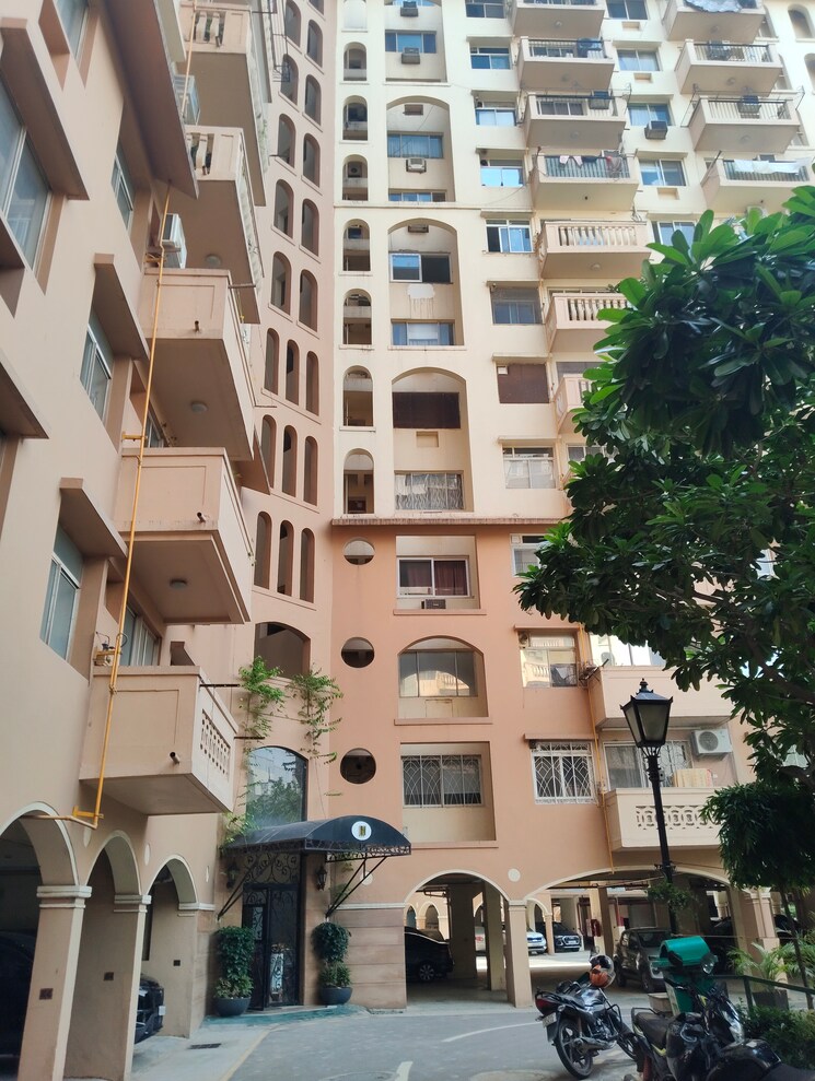 Exterior View, dlf-ridgewood-estate 3 Bedroom 1371 Sq.Ft. Apartment In Dlf Phase iv Gurgaon 9058312