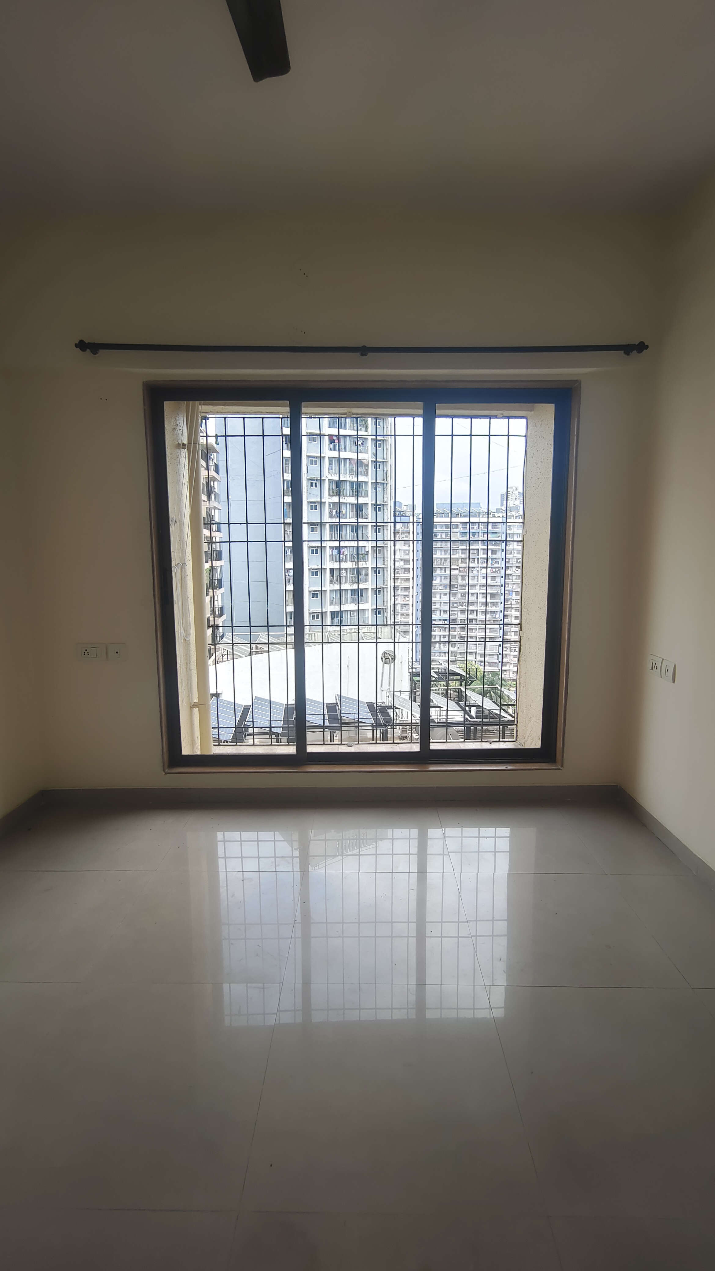 2 BHK + Servant Room Apartment For Rent in STG Marigold Siddheshwar Garden