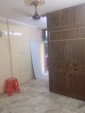 Room in 1 BHK Builder Floor at Panchsheel Vihar – for Rent