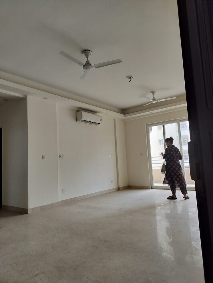 Room, wave-amore 4 Bedroom 3177 Sq.Ft. Apartment In Sector 32 Noida 9058408