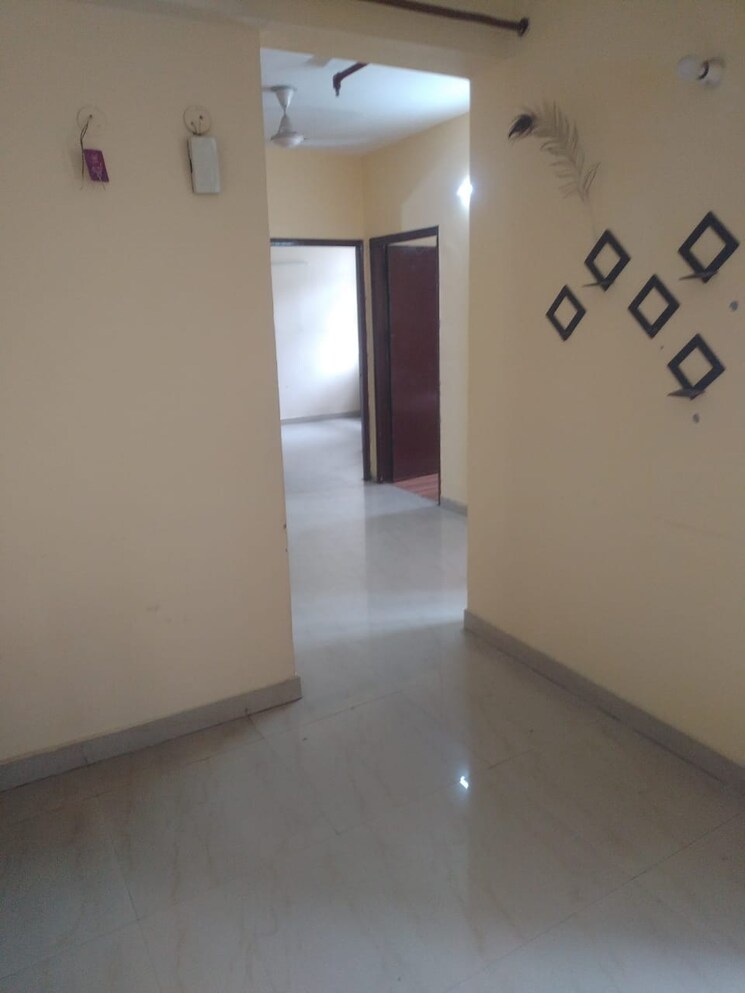 Room, srs-royal-hills 2 Bedroom 1025 Sq.Ft. Apartment In Sector 87 Faridabad 9058420