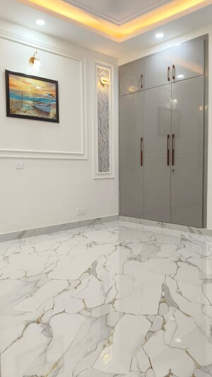 Room in 3 BHK Apartment at Bancourt Apartment, Sector 43 – for Sale