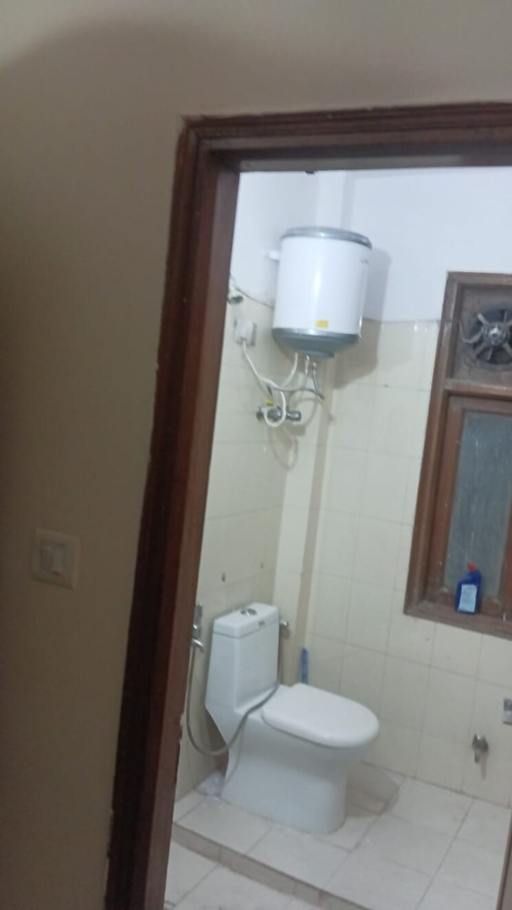 Bathroom, chattarpur 1 Bedroom 55 Sq.Yd. Builder Floor In Chattarpur Delhi 9058498