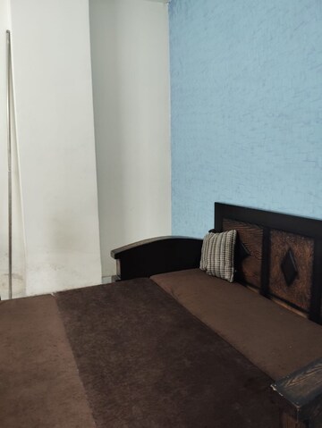 Room in 2 BHK Independent House at Sector 45 – for Rent