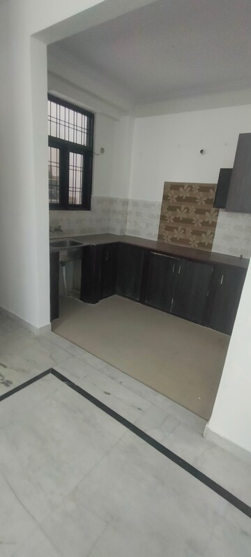 Kitchen in 2 BHK Villa at Gomti Nagar – for Rent