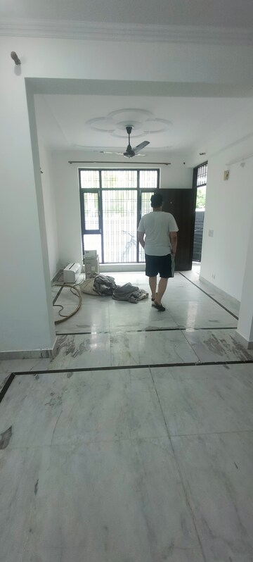 Living Room in 2 BHK Villa at Gomti Nagar – for Rent