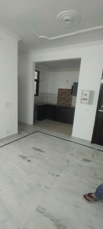Room in 2 BHK Villa at Gomti Nagar – for Rent