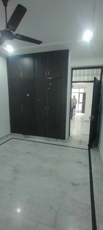 Building Lobby in 2 BHK Villa at Gomti Nagar – for Rent