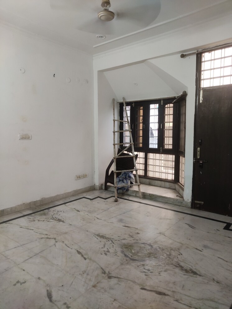 Room, sector 47 2 Bedroom 1200 Sq.Ft. Independent House In Sector 47 Noida 9058510