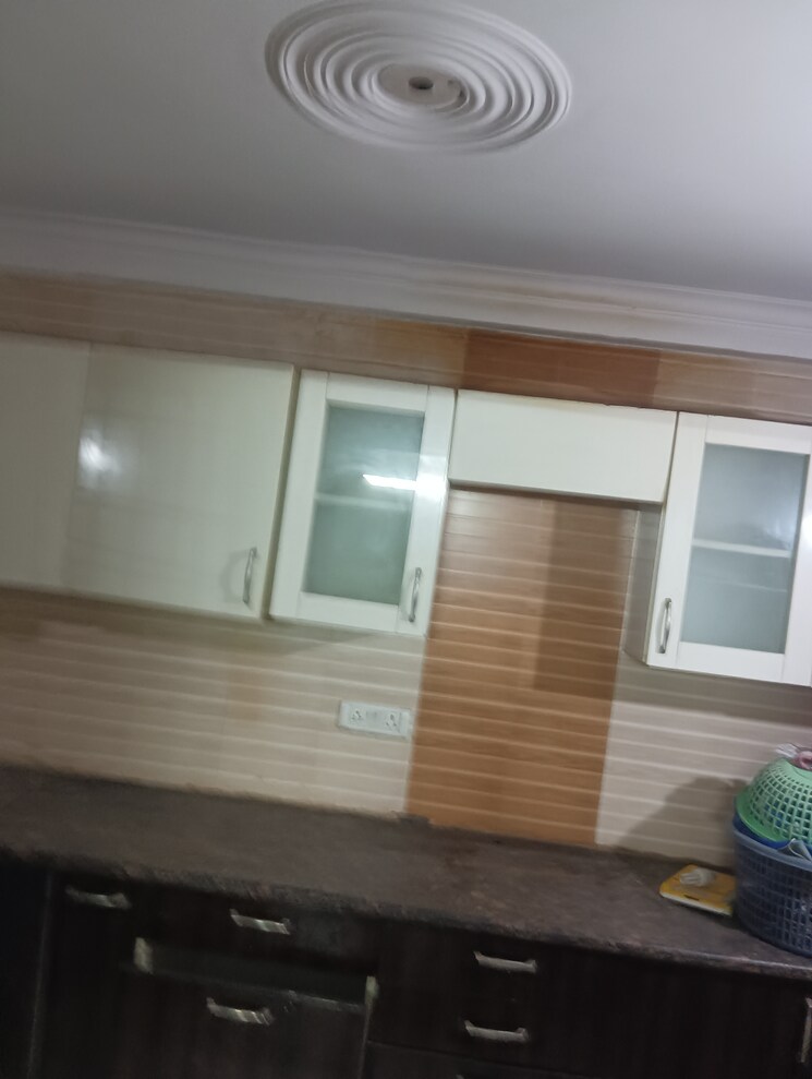  Parking, chattarpur 4 Bedroom 145 Sq.Yd. Builder Floor In Chattarpur Delhi 9058564