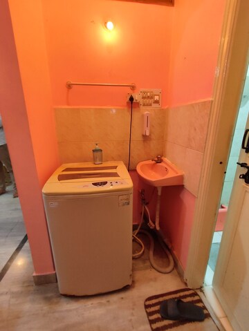 Furnished Amenities in 2 BHK Builder Floor at Btm Layout Stage 2 – for Rent