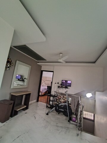 Gym in 3.5 BHK Builder Floor at Saket – for Rent