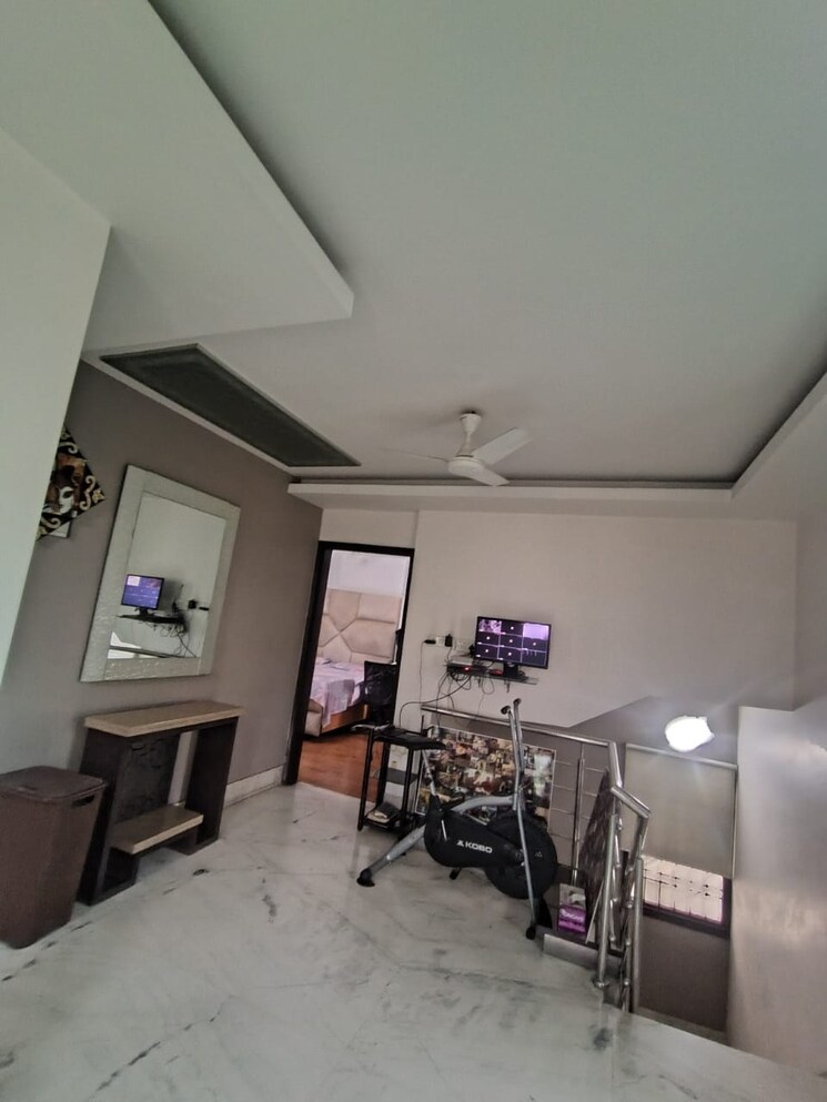 Gym, saket 3.5 Bedroom 2900 Sq.Ft. Builder Floor In Saket Delhi 9058539