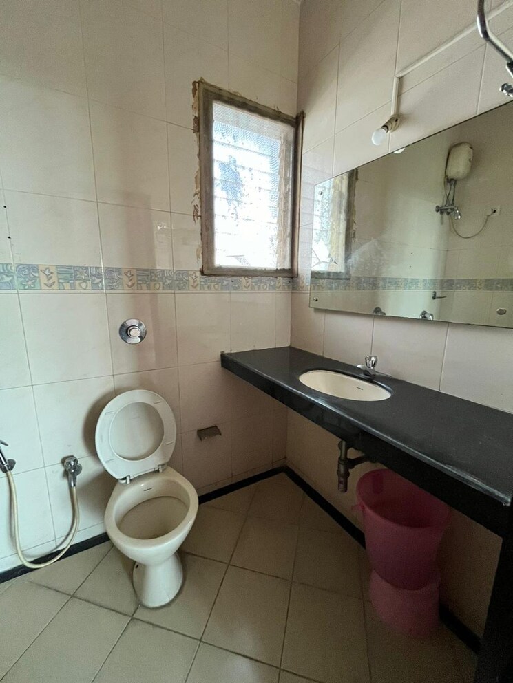 Bathroom, seawoods Pg For Boys & Girls In Seawoods 9058561