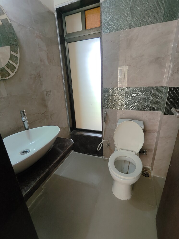 Bathroom, indiabulls-one-indiabulls 2 Bedroom 806 Sq.Ft. Apartment In Pokhran Road No Two Thane 9058575