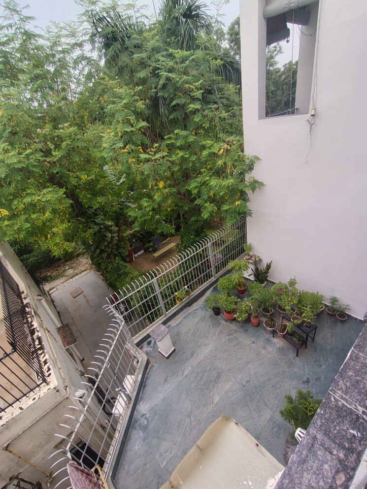 Balcony, malviya nagar 1 RK 600 Sq.Ft. Builder Floor In Malviya Nagar Delhi 9058626