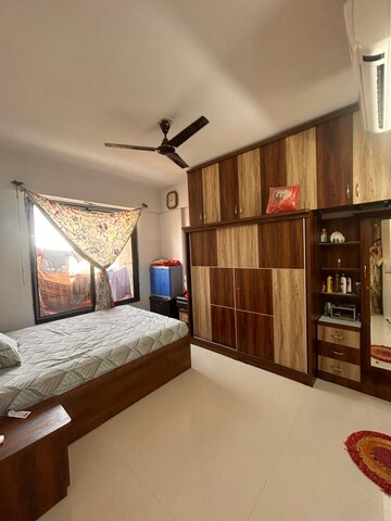 Master Bedroom in 2 BHK Apartment at Chandkheda – for Rent