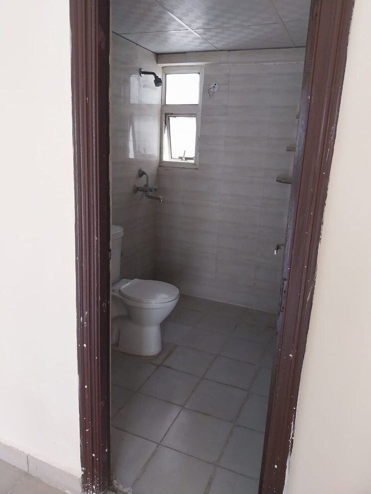 Bathroom, panchsheel-greens 3 Bedroom 904 Sq.Ft. Apartment In Sector 16 Greater Noida Greater Noida 9058642