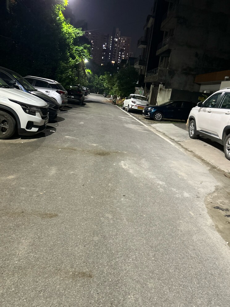 Other, sector 100  112 Sq.Yd. Plot In Sector 100 Noida 9058643