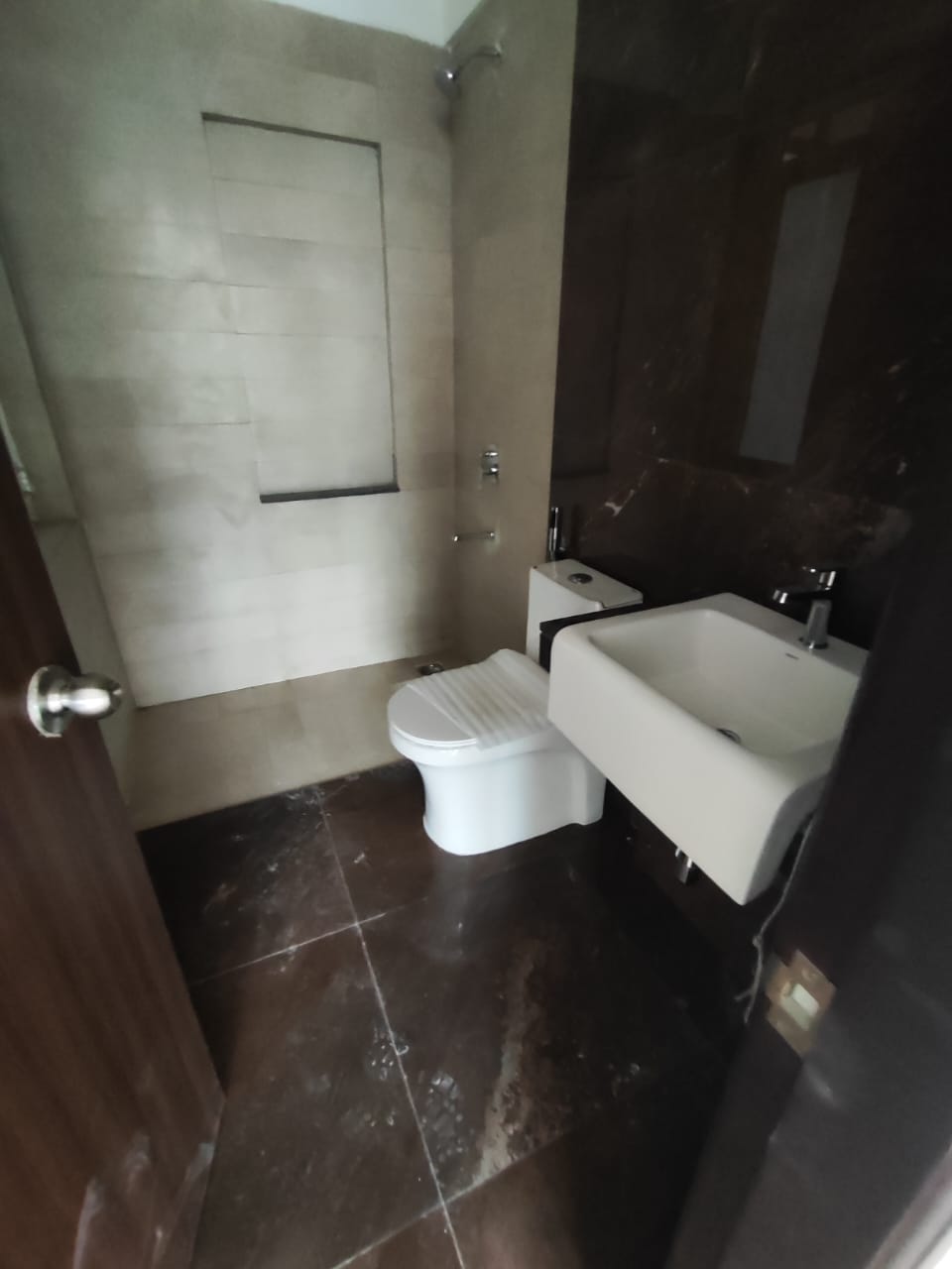 2 BHK + Pooja Room,Extra Room Apartment For Rent in Indiabulls One Indiabulls