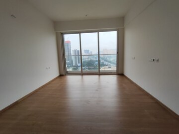 Room in 2 BHK Apartment at Indiabulls One Indiabulls, Pokhran Road No Two – for Rent