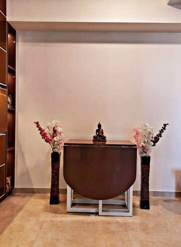 Furnished Amenities in 2.5 BHK Apartment at Thane West – for Rent